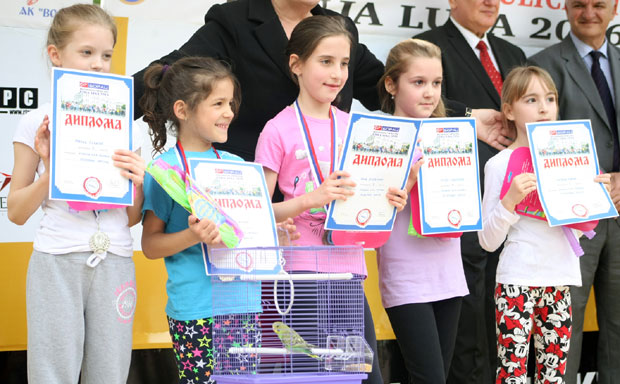 Златне чаше гостољубља